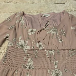 Scoop neck dress Floral. Elastic waist